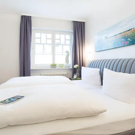 Strandvilla Seeadler Hinter Duene Und Apartment Binz