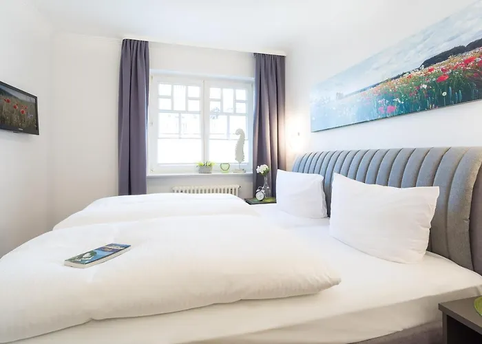 Strandvilla Seeadler Hinter Duene Und Lejlighed Binz